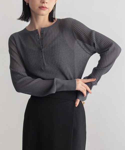 for/c(フォーシー)の「ヘンリーネックシアーニット【サスティナブル】(ニット/セーター・レディース・チャコールグレー/ブラック/オフホワイト/ラベンダー・L/M)」の3枚目の写真