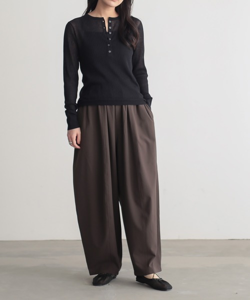for/c(フォーシー)の「ヘンリーネックシアーニット【サスティナブル】(ニット/セーター・レディース・チャコールグレー/ブラック/オフホワイト/ラベンダー・L/M)」の20枚目の写真