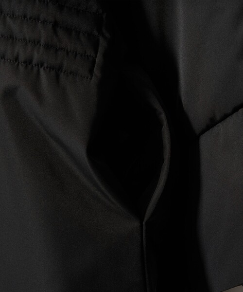 EMMEL REFINES(エメルリファインズ)の「<EMMEL REFINES>EM ポンチョライク ナカワタ コート(ポンチョ・レディース・オフホワイト/ブラック・S/M)」の9枚目の写真