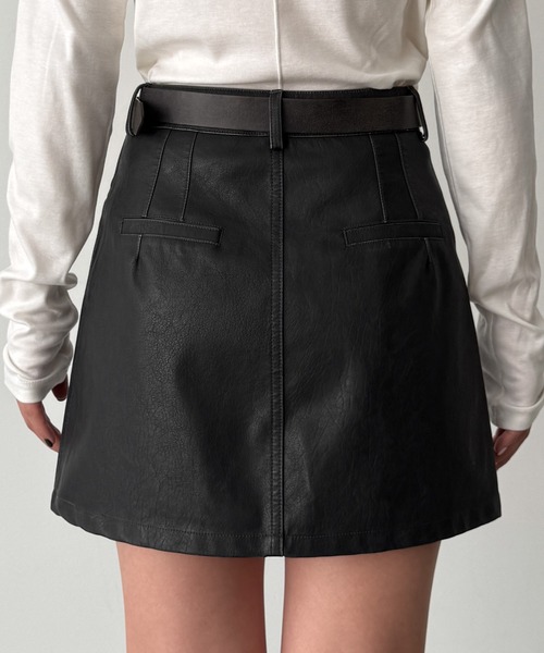 CANAL JEAN（キャナルジーン）の「diggity　合皮ミニスカート（スカート・レディース・ダークブラウン・MEDIUM/SMALL）」の7枚目の写真