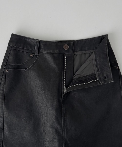 CANAL JEAN（キャナルジーン）の「diggity　合皮ミニスカート（スカート・レディース・ダークブラウン・MEDIUM/SMALL）」の10枚目の写真