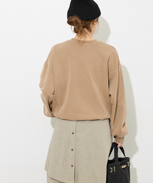 JOURNAL STANDARD relume(ジャーナルスタンダード レリューム)の「ヴィンテージライクカレッジロゴスウェット(スウェット・レディース・ベージュ/ピンク/アイボリー・FREE)」の21枚目の写真