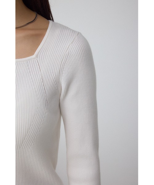 AZUL by moussy(アズールバイマウジー)の「VENUSスクエアネックリブニット(ニット/セーター・レディース・ブラウン/ピンク/アイボリー/ブラック・SMALL/MEDIUM)」の12枚目の写真