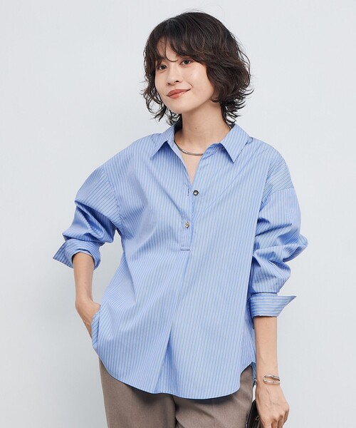 NOLLEY’S Sophi(ノーリーズソフィ)の「ウォッシャブルブロードメタル釦スキッパーシャツ(シャツ/ブラウス・レディース・ブルー系その他/ブラウン系その他/ホワイト系その他2/ホワイト・38)」の4枚目の写真