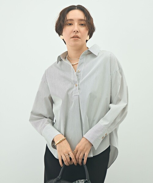 NOLLEY’S Sophi(ノーリーズソフィ)の「ウォッシャブルブロードメタル釦スキッパーシャツ(シャツ/ブラウス・レディース・ブルー系その他/ブラウン系その他/ホワイト系その他2/ホワイト・38)」の11枚目の写真