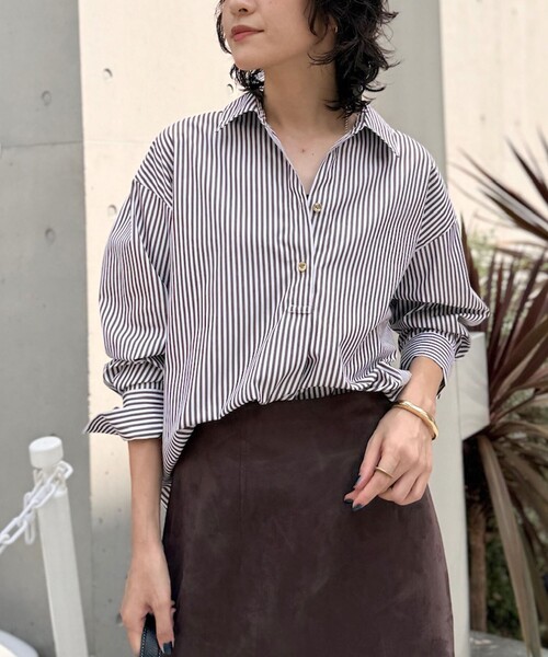 NOLLEY’S Sophi(ノーリーズソフィ)の「ウォッシャブルブロードメタル釦スキッパーシャツ(シャツ/ブラウス・レディース・ブルー系その他/ブラウン系その他/ホワイト系その他2/ホワイト・38)」の22枚目の写真