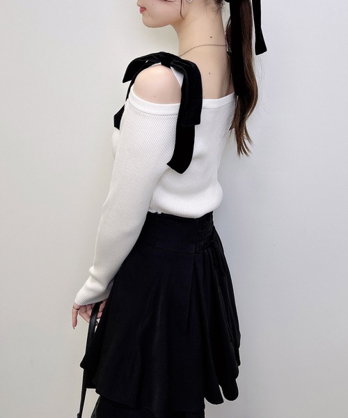 INGNI(イング)の「肩ベロアリボンニット(ニット/セーター・レディース・ブラック×ブラック/ホワイト×ブラック/チャコールグレー×ブラック/ワイン系4・M)」の11枚目の写真