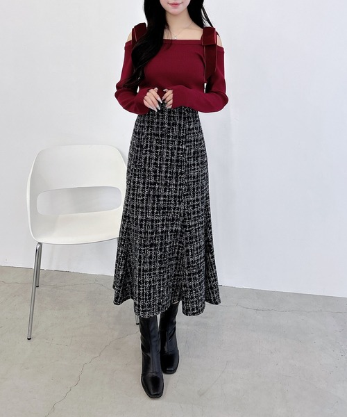 INGNI(イング)の「肩ベロアリボンニット(ニット/セーター・レディース・ブラック×ブラック/ホワイト×ブラック/チャコールグレー×ブラック/ワイン系4・M)」の17枚目の写真