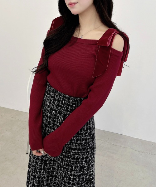 INGNI(イング)の「肩ベロアリボンニット(ニット/セーター・レディース・ブラック×ブラック/ホワイト×ブラック/チャコールグレー×ブラック/ワイン系4・M)」の14枚目の写真