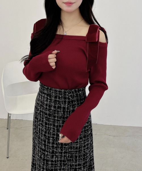 INGNI(イング)の「肩ベロアリボンニット(ニット/セーター・レディース・ブラック×ブラック/ホワイト×ブラック/チャコールグレー×ブラック/ワイン系4・M)」の7枚目の写真