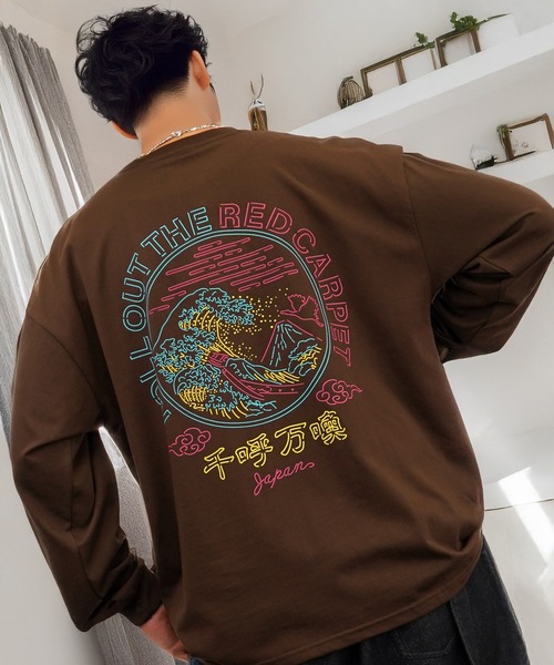 L'atelier(ラトリエ)の「刺繍 ロゴ ポケット 長袖 グラフィック Tシャツ ヘビーウェイト ロンT(Tシャツ/カットソー・メンズ・ブラック系その他2/ダルブルー系4/ブラウン系4/ホワイト系4/ホワイト系その他3/ブラック系4/ブラック系その他3/ホワイト系その他2/ホワイト系5/ブラック系5/ピンク系5/ブラック系その他5・LL/L/M)」の11枚目の写真