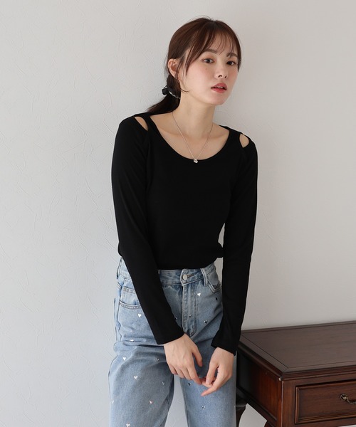BLUEEAST(ブルーイースト)の「ショルダーカットアウトトップス(Tシャツ/カットソー・レディース・カーキ/ブラック/アイボリー・MEDIUM)」の18枚目の写真