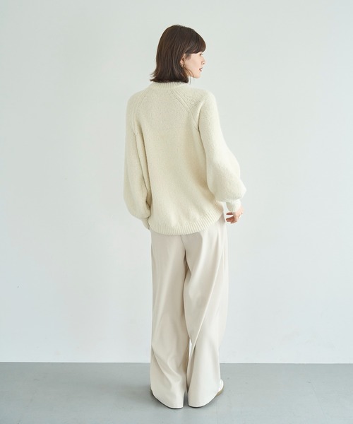 meilmada（メイルマダ）の「ボリュームスリーブラグランニット（ニット/セーター・レディース・ベージュ/オフホワイト/ブルー・FREE）」の17枚目の写真