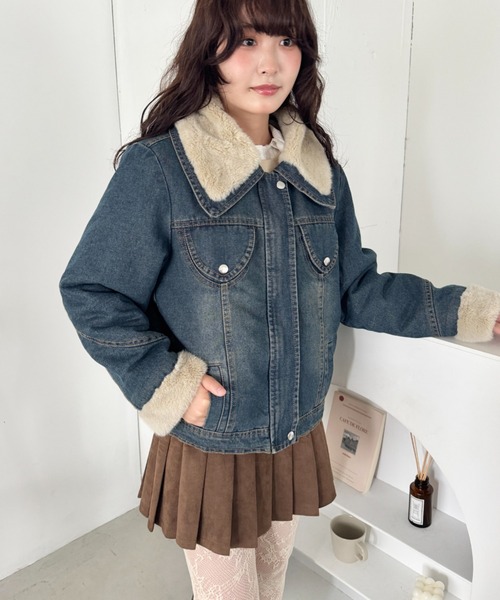 SOLLON.（ソルロン）の「ファーカラーデニムブルゾン（ブルゾン・レディース・ブラック/ブルー・FREE）」の8枚目の写真