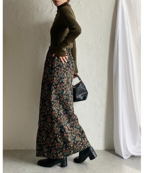 She's Closet（シーズクローゼット）の「タイトロング丈花柄フラワージップゴブラン柄スカート（スカート・レディース・アイボリー/ブラック/ベージュ・FREE）」の5枚目の写真
