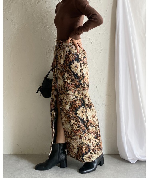 She's Closet（シーズクローゼット）の「タイトロング丈花柄フラワージップゴブラン柄スカート（スカート・レディース・アイボリー/ブラック/ベージュ・FREE）」の7枚目の写真