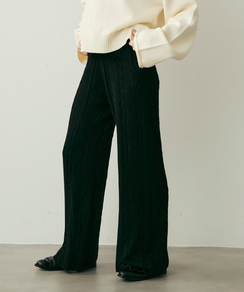 Clum(クルム)の「ケーブルデザインリラックスニットパンツ(その他パンツ・レディース・ホワイト/ブラック・FREE)」の5枚目の写真