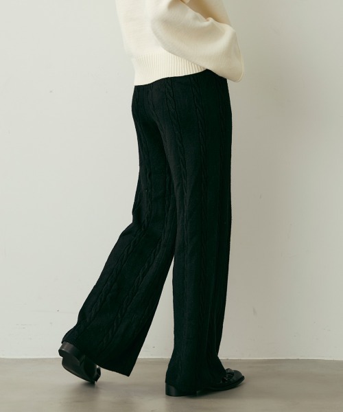 Clum(クルム)の「ケーブルデザインリラックスニットパンツ(その他パンツ・レディース・ホワイト/ブラック・FREE)」の9枚目の写真