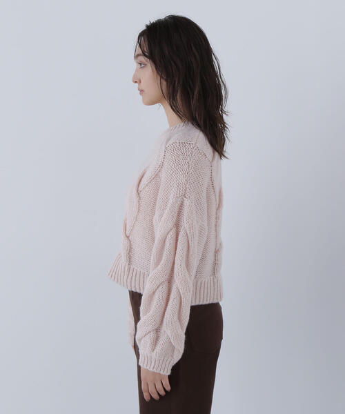 NATURAL BEAUTY BASIC(ナチュラルビューティーベーシック)の「◇【Oggi掲載】クロップドビッグケーブルニット(ニット/セーター・レディース・ピンク/ブルー/オフホワイト・FREE)」の15枚目の写真