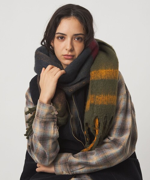 Barbour（バブアー）の「＜Barbour＞タータンチェック マフラー（マフラー・レディース・オフホワイト/オリーブ/グレー系・FREE）」の4枚目の写真