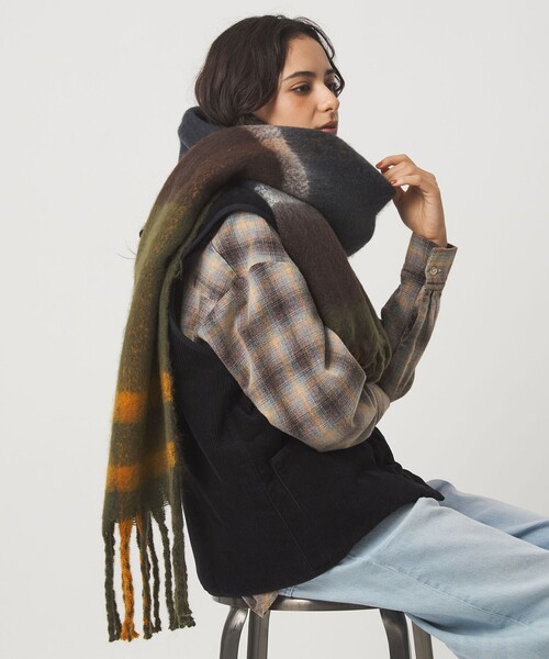 Barbour（バブアー）の「＜Barbour＞タータンチェック マフラー（マフラー・レディース・オフホワイト/オリーブ/グレー系・FREE）」の5枚目の写真