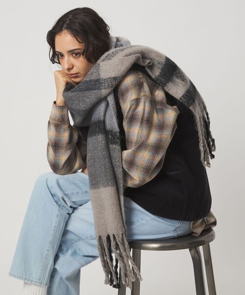 Barbour（バブアー）の「＜Barbour＞タータンチェック マフラー（マフラー・レディース・オフホワイト/オリーブ/グレー系・FREE）」の9枚目の写真