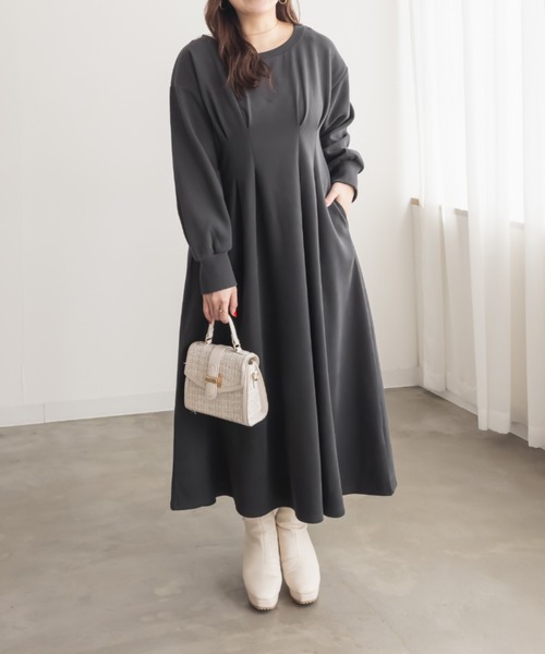 CLETTE(クレット)の「CLETTEオリジナルウエストタックロングワンピース(ワンピース・レディース・ブラウン/グレー/チャコールグレー・LL/3L/4L)」の4枚目の写真
