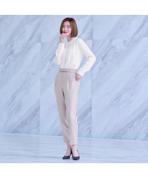 AOYAMA（アオヤマ）の「【通勤/入卒スーツ兼用で使える！選べる4色/2点セット】ジョーゼットテーラードスーツセット（定番で安心のテーラードジャケット＋ウエストゴムで楽チンなテーパードパンツセット）（スーツセット・レディース・ブラック/グレー/チャコールグレー/ベージュ・S/M/L/LL）」の19枚目の写真