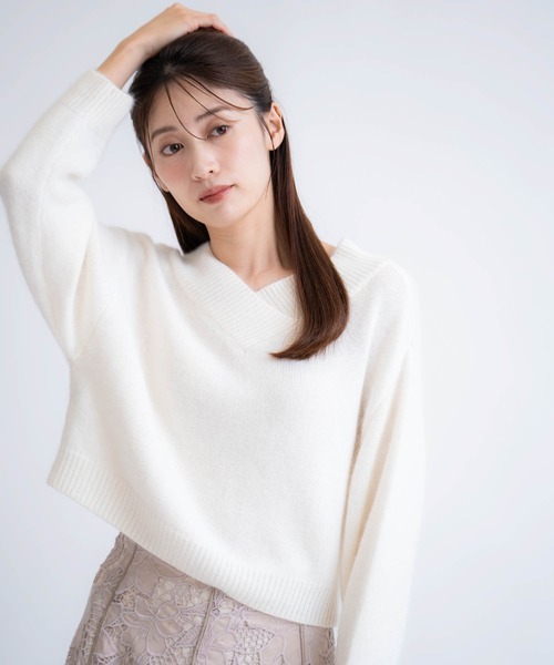 NOELA(ノエラ)の「2WAYアンゴララクーン混ニット(ニット/セーター・レディース・グレー/オフホワイト/ブラウン/ラベンダー・フリー)」の7枚目の写真