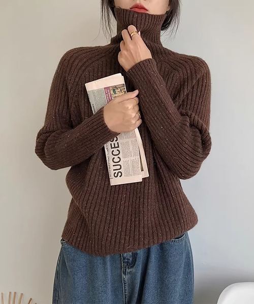Doula Doula（ドゥーラドゥーラ）の「タートルネックリブニット（ニット/セーター・レディース・ブルー/オフホワイト/ブラウン/ネイビー/パープル/イエロー・FREE）」の2枚目の写真