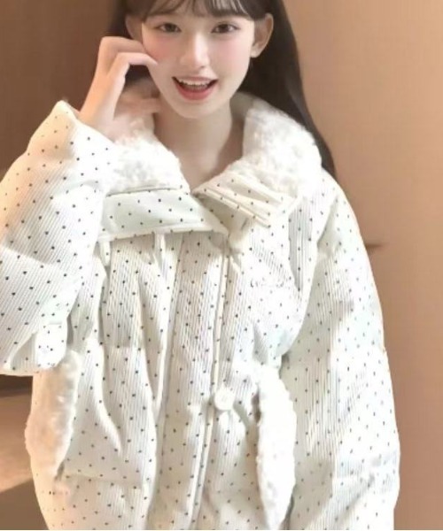NoBelle(ノベル)の「ドットコーデュロイ中綿ダウン(ダウンジャケット/コート・レディース・ホワイト・M/L/S)」の5枚目の写真