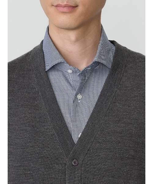 TRANS CONTINENTS(トランスコンチネンツ)の「TRANS CONTINENTS BIZニット Vネックカーディガン ブラック/グレー/ネイビー(カーディガン/ボレロ・メンズ・ネイビー/チャコールグレー/ブラック・LL/M/L)」の12枚目の写真