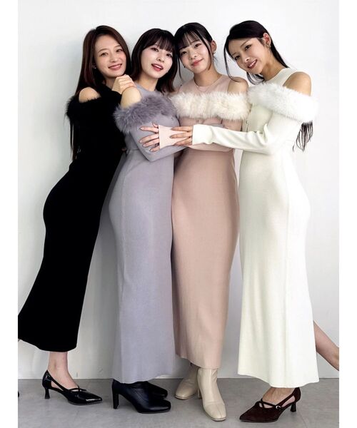 dazzlin(ダズリン)の「オフショルファードッキングニットワンピース(ワンピース・レディース・ブルー/アイボリー/ブラック・FREE)」の9枚目の写真