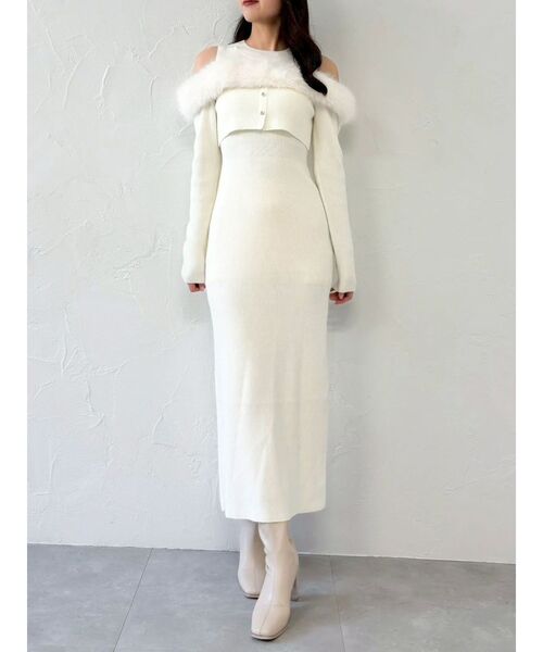 dazzlin(ダズリン)の「オフショルファードッキングニットワンピース(ワンピース・レディース・ブルー/アイボリー/ブラック・FREE)」の12枚目の写真