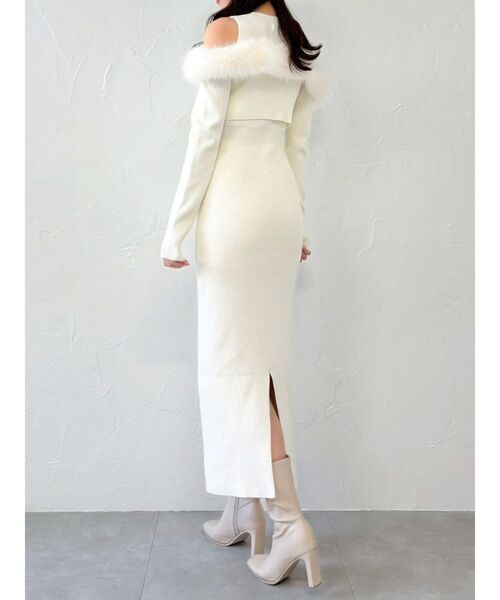 dazzlin(ダズリン)の「オフショルファードッキングニットワンピース(ワンピース・レディース・ブルー/アイボリー/ブラック・FREE)」の14枚目の写真