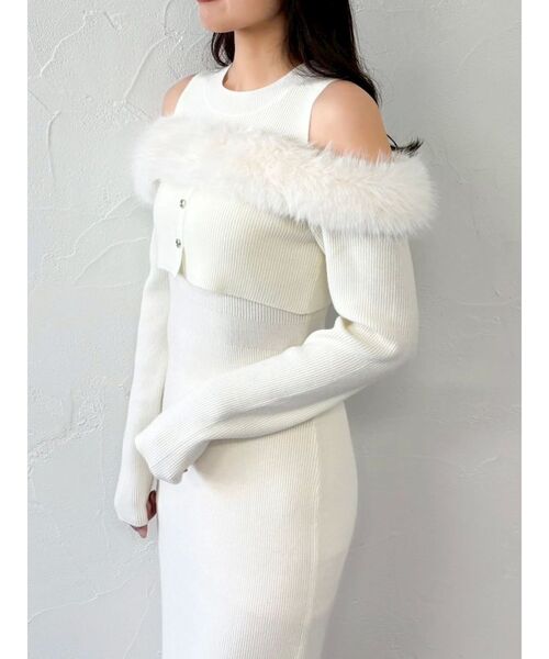 dazzlin(ダズリン)の「オフショルファードッキングニットワンピース(ワンピース・レディース・ブルー/アイボリー/ブラック・FREE)」の16枚目の写真