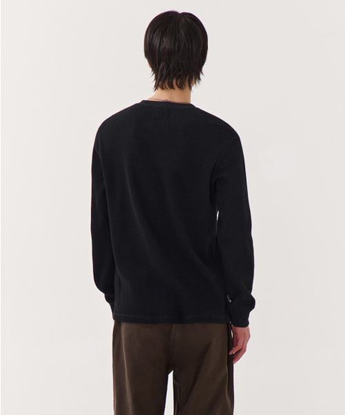 MUSINSA STANDARD（ムシンサスタンダード）の「ワッフルベーシッククルーネック長袖Tシャツ[ブラック]（Tシャツ/カットソー・メンズ・その他・SMALL/MEDIUM/LARGE/X-LARGE/XX-LARGE/XXX-LARGE）」の3枚目の写真