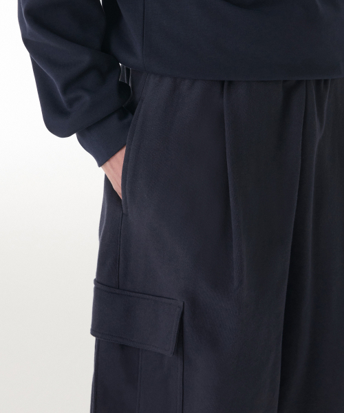 MUSINSA STANDARD（ムシンサスタンダード）の「ワンタックカーゴバミューダスウェットパンツ[ネイビー]（その他パンツ・メンズ・その他・SMALL/MEDIUM/LARGE/X-LARGE/XX-LARGE/XXX-LARGE）」の4枚目の写真
