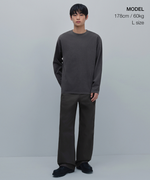 MUSINSA STANDARD（ムシンサスタンダード）の「ピグメントリラックスクルーネック長袖Tシャツ[チャコールグレー]（Tシャツ/カットソー・メンズ・その他・SMALL/MEDIUM/LARGE/X-LARGE/XX-LARGE/XXX-LARGE）」の2枚目の写真