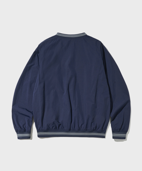 OUTSTANDING(アウトスタンディング)の「BASKETBALL WARMUP PULLOVER_NAVY(Tシャツ/カットソー・レディース・その他・SMALL/LARGE)」の2枚目の写真