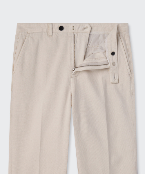 MUSINSA STANDARD（ムシンサスタンダード）の「ストレートデニムスラックス[クリーム]（デニムパンツ・メンズ・その他・29/30/31/33/26/27/28/38/36/34/32）」の4枚目の写真