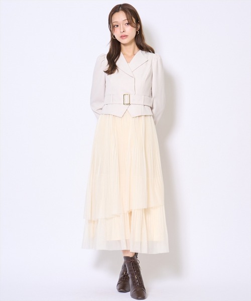 AND COUTURE(アンドクチュール)の「プリーツレイヤードワンピース(ワンピース・レディース・アイボリー/ブラック/ブルーグレー/ブラウン・FREE)」の2枚目の写真