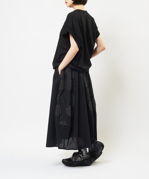 gomme(ゴム)の「フラワーバルーンスカート(スカート・レディース・ブラック・MEDIUM)」の3枚目の写真