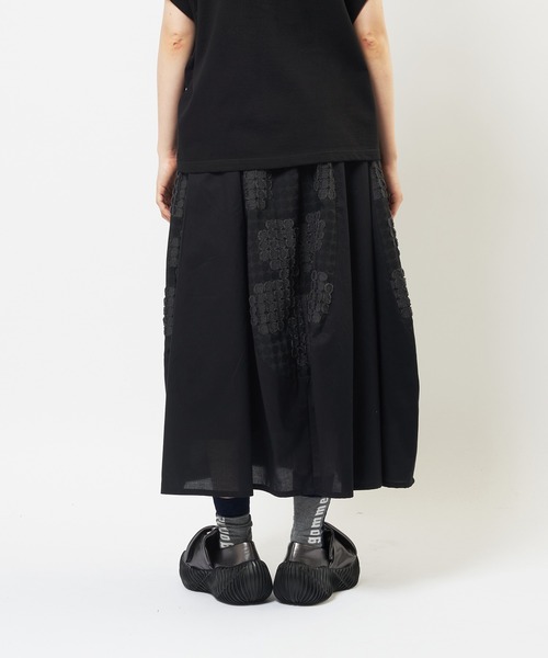 gomme(ゴム)の「フラワーバルーンスカート(スカート・レディース・ブラック・MEDIUM)」の6枚目の写真