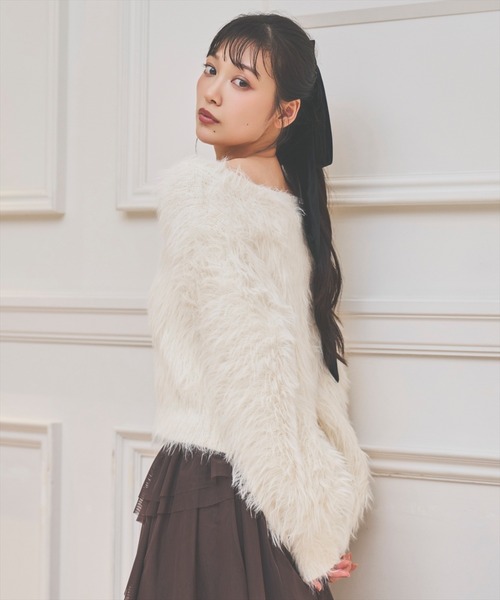 AND COUTURE(アンドクチュール)の「ロングフェザープルオーバー(ニット/セーター・レディース・モカ/グレー/アイボリー/オレンジ・FREE)」の15枚目の写真