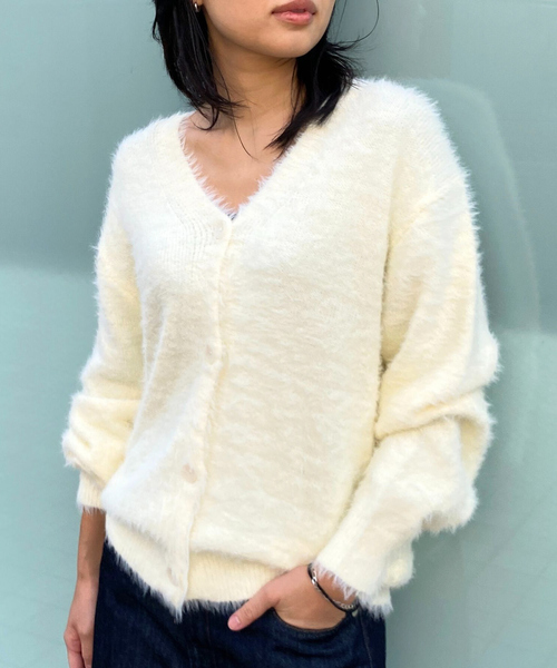 EMMA　ROUGE VIF（エマルージュヴィフ）の「【一部店舗限定】ラメシャギーニットカーディガン（カーディガン/ボレロ・レディース・ホワイト/ベージュ/ネイビー・フリー）」の2枚目の写真