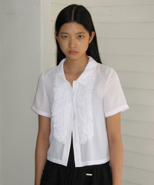 SINOON(シヌーン)の「FRILL HALF BLOUSE (WHITE)(シャツ/ブラウス・レディース・ホワイト・FREE)」の1枚目の写真