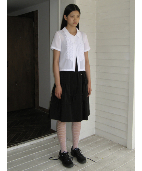 SINOON(シヌーン)の「FRILL HALF BLOUSE (WHITE)(シャツ/ブラウス・レディース・ホワイト・FREE)」の3枚目の写真