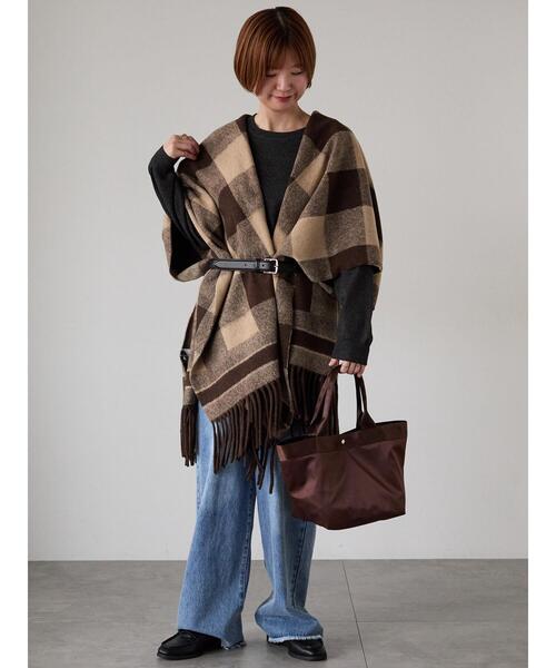 Lugnoncure（ルノンキュール）の「ブロックチェックポンチョ（ストール/ショール・レディース・ブラック/ブラウン・F）」の4枚目の写真