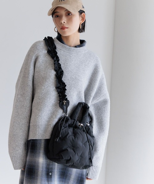 BAYFLOW（ベイフロー）の「[2WAYで使える]クシュショルダーパフキルトバッグ（ショルダーバッグ・レディース・アイボリー/ブラック/ライトブルー・FREE）」の5枚目の写真